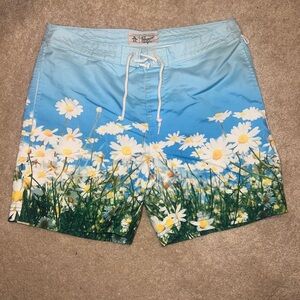 Original Penguin by Munsingwear collection daisy print swim trunks, size 31